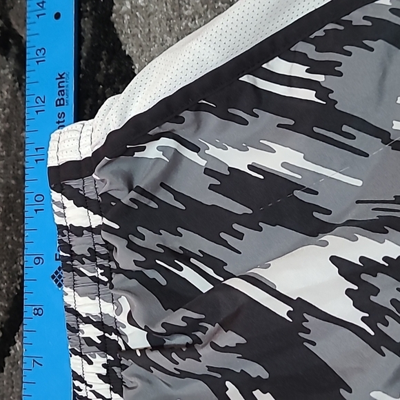 NIKE DRI-FIT MESH LINED LOGO SHORTS PRICE FIRM - Picture 4 of 10